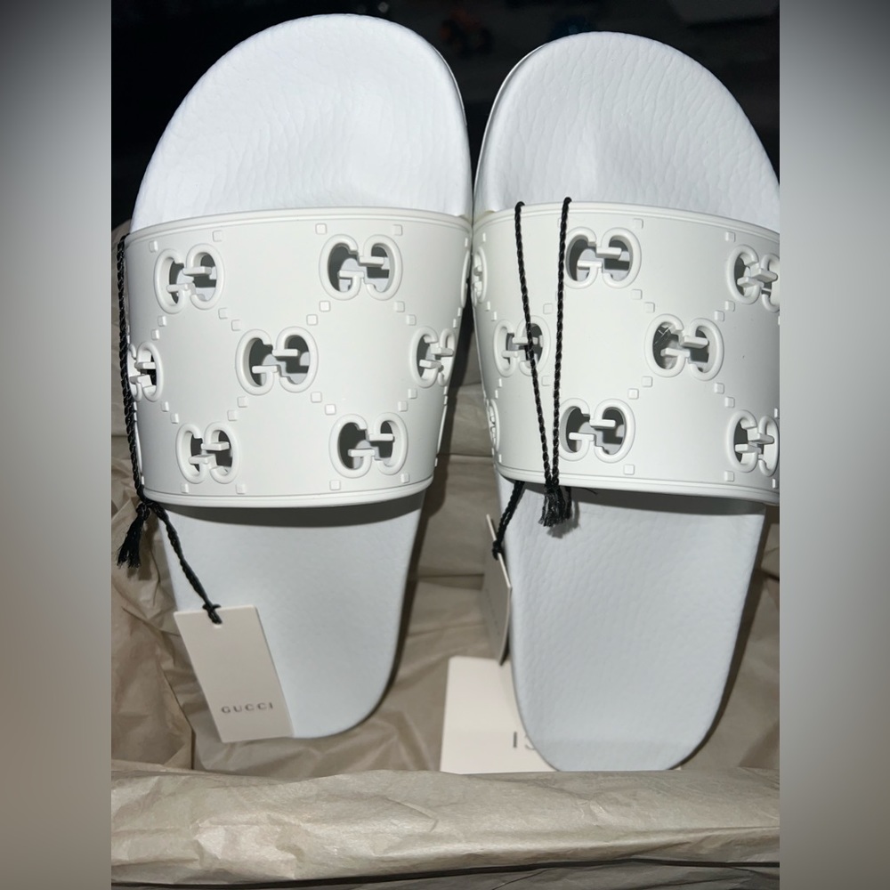 BRAND NEW!! Gucci Rubber GG Slide White Size 39 (US 9)